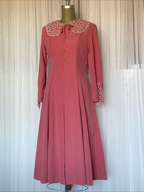 Vintage 80’s Pink Long Sleeve Midi Dress with Lace Collar